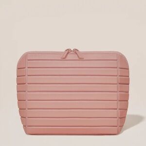 Parallelle Small Blush Traveller